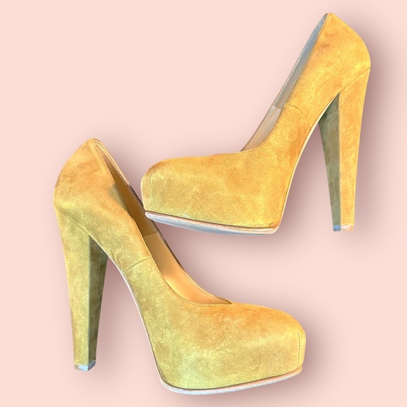 Brian Atwood ‘Maniac’ Platform Pumps in “Coffee” Suede Size 9.5 Celeb Favorite - Picture 14 of 16